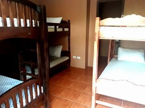 Bognot Lodge : Alvin Bognot Mt Pinatubo Guesthouse And Tours Santa Juliana 외부 사진